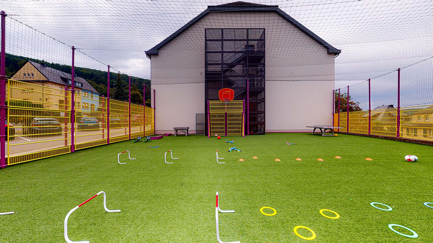 Le terrain de sport de notre crèche à Wiltz